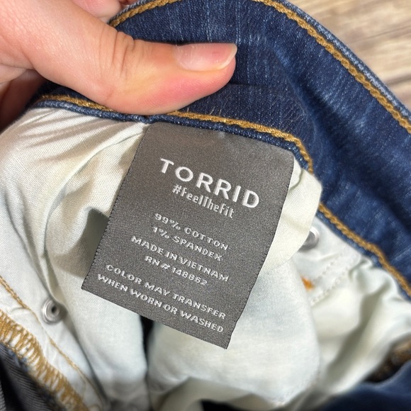 Torrid Jeans 14 Perfect Vintage Wide Leg Stretch Women's Dark Blue Distressed - Picture 5 of 5